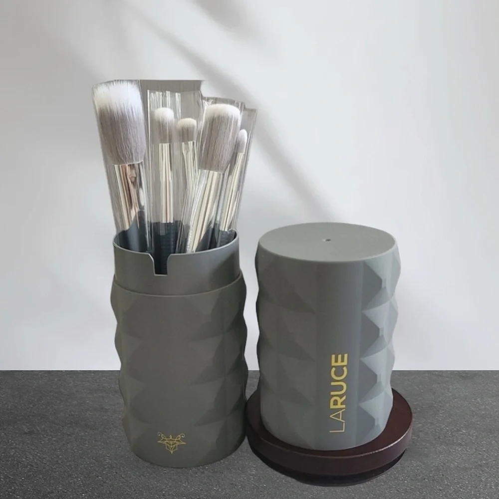 Laruce Beauty Christine 5 PC Makeup Cosmetic Brush Set and Hard Case Gray NEW